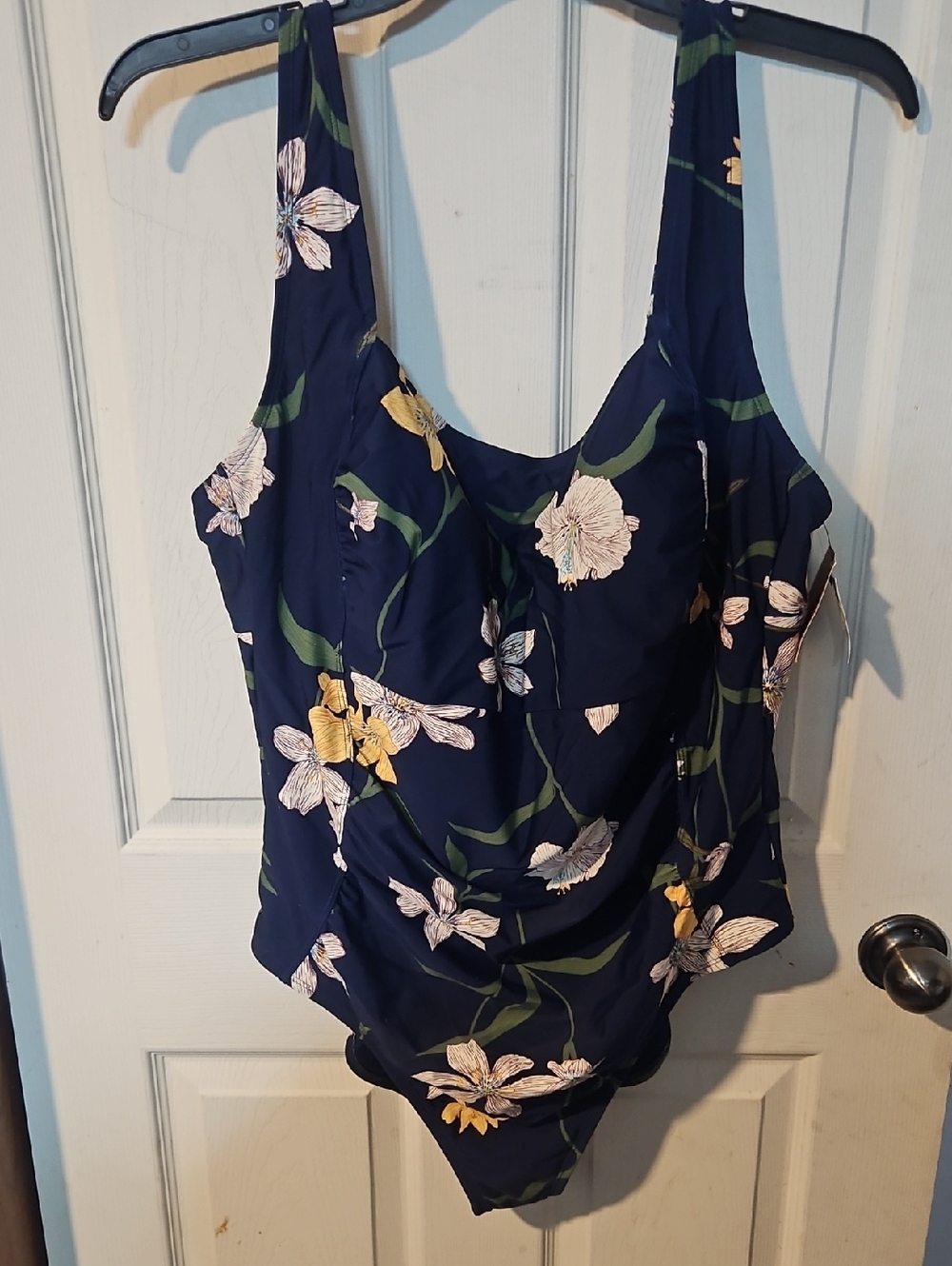SHADE & SHORE NAVY BLUE TROPICAL PRINT ONE PIECE SWIMSUIT: NEW WITH TAGS:SIZE 22